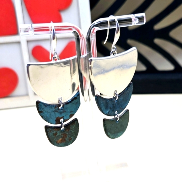 Robert Lee Morris Vintage Soho Silver Tone Etruscan Style Hook Earrings - Picture 1 of 5